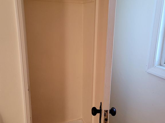 4th image of 2072 Bancroft Ave