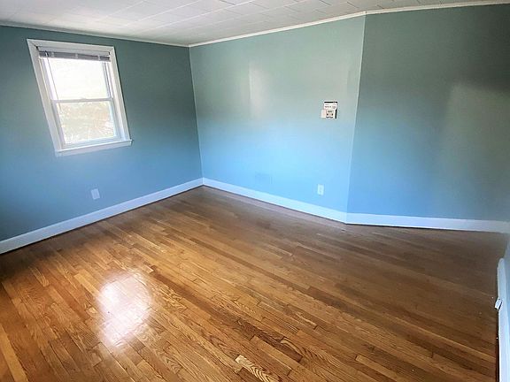 4th image of 70 Everett St APT 1