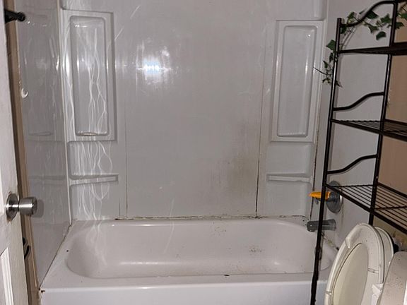 5th image of 2135 Shirley Avenue