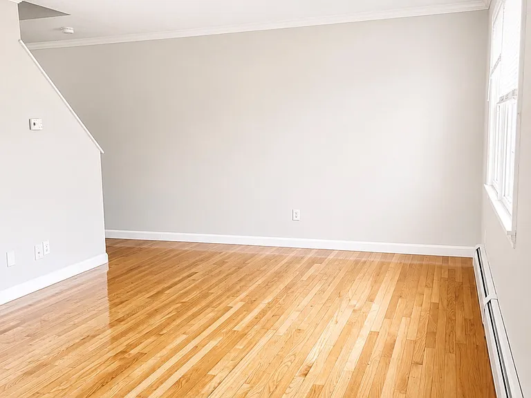 24 Hobart Ln #24 — Photo 5
