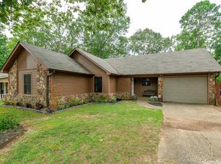 2 Smoking Oaks Cv, Maumelle, AR 72113