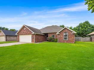 2881 N Bermuda Ave, Fayetteville, AR 72704