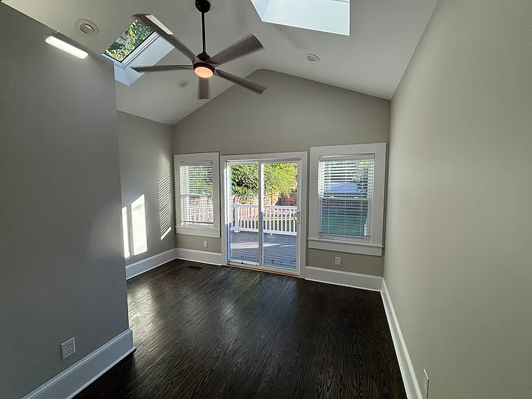 313 W Fisher Ave — Photo 7