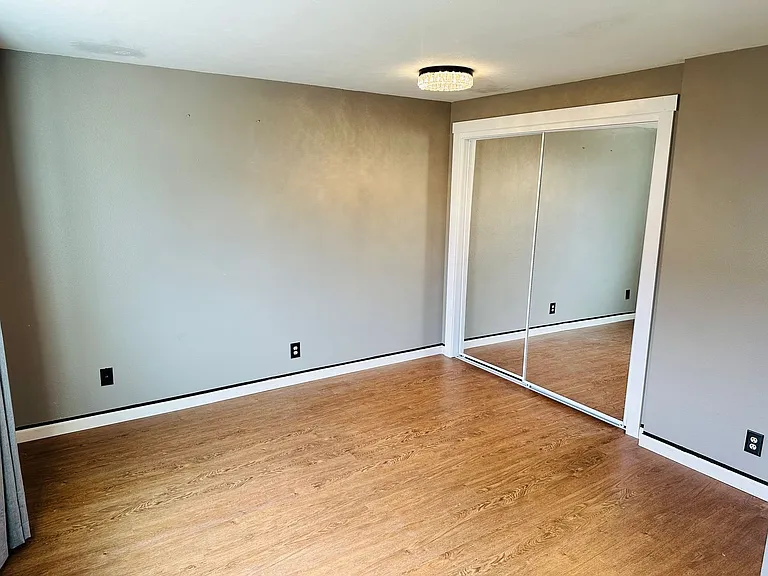 605 SE 121st Avenue Arzhanov #5 — Photo 2