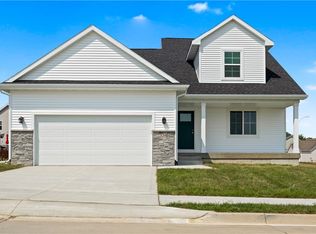 210 Deer Haven St, Polk City, IA 50226