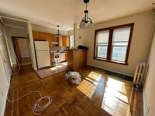 Rented by Premier Metro Realty Corp | media 1