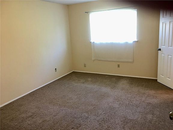 4th image of 1107 Westwood Dr