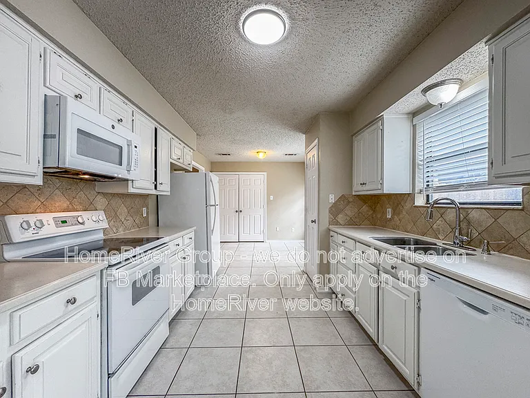 3315 Sara Dr — Photo 7