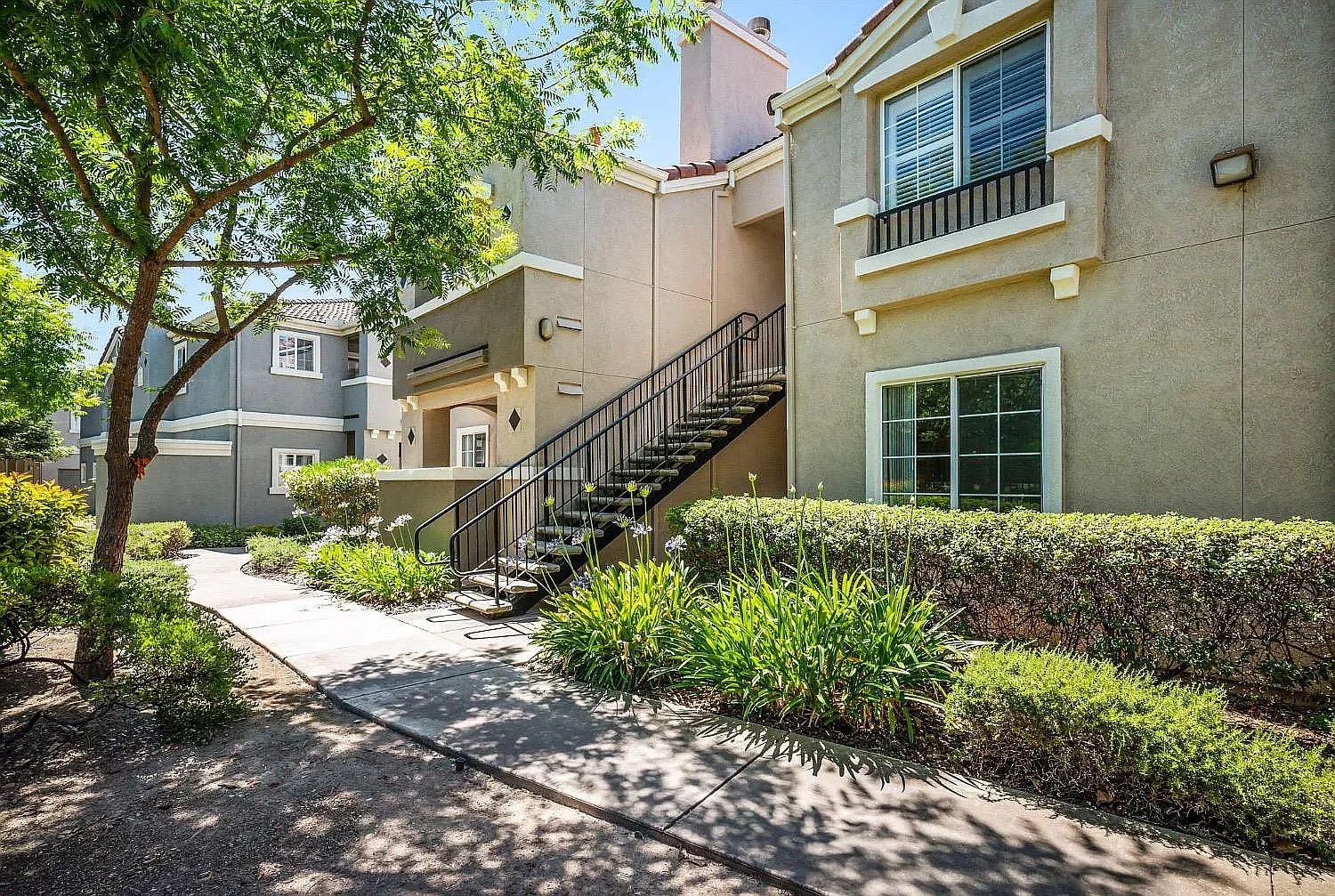 2 bed, 1077 sqft, $1,995 — Photo 4