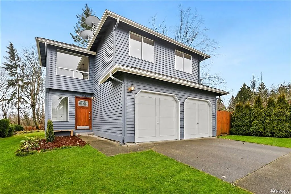 3 bed, 1350 sqft, $3,100 — Photo 2