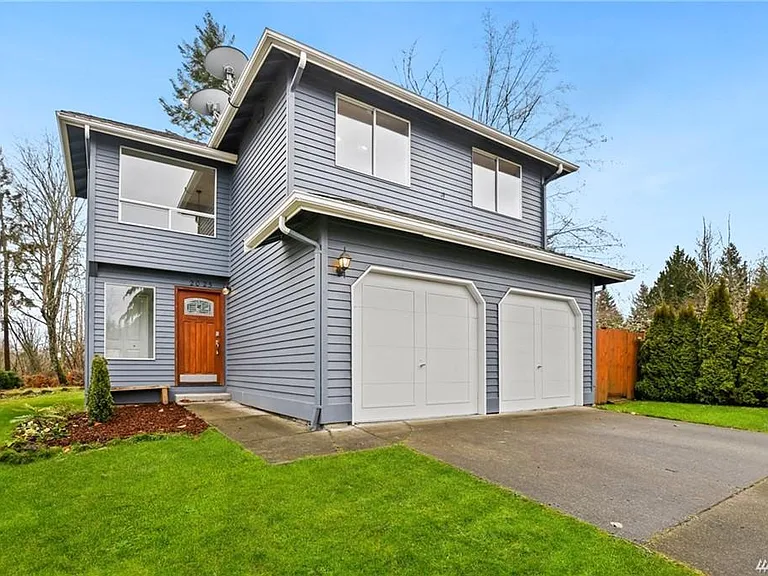 2025 SE 8th Dr — Photo 2