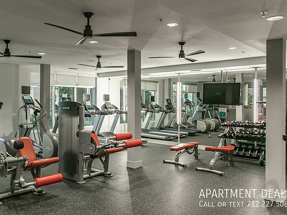 5th image of 5359 Fannin St #285