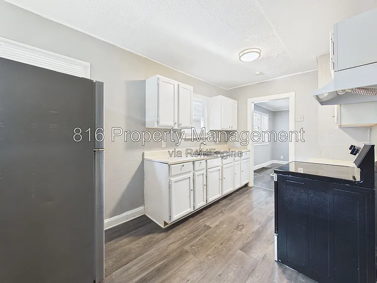 6808 S Benton Ave — Photo 10