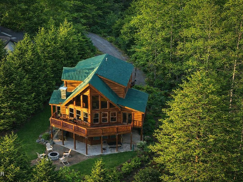 1st image of 643 Forest Dr