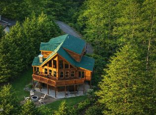 643 Forest Dr, Pigeon Forge, TN 37863