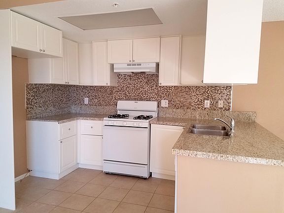 3rd image of 68200 Calle Las Tiendas
