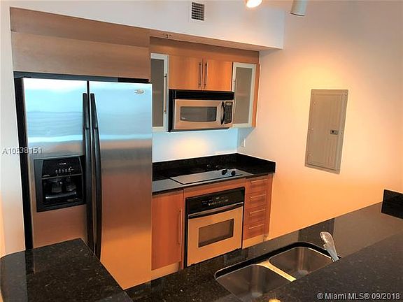 3rd image of 325 Biscayne Blvd #3022