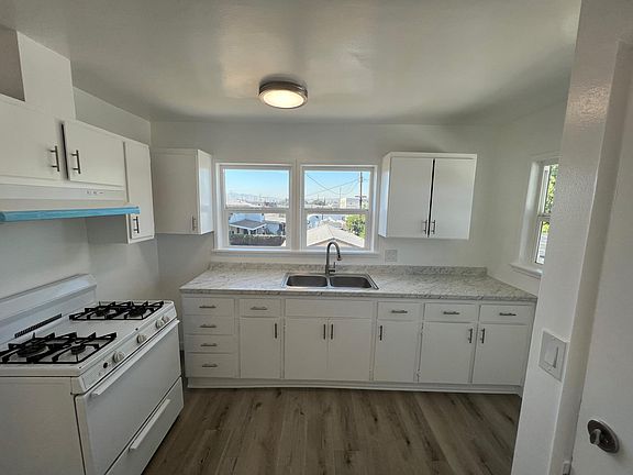 kitchen includes stove