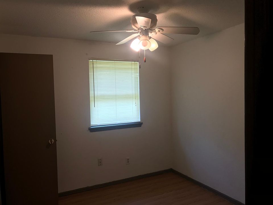1st image of 4116 SE 51st St