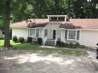 105 Curl Dr, Greenwood, SC 29649