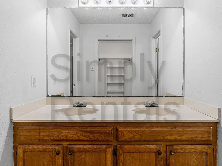 2504 Paul St — Photo 29