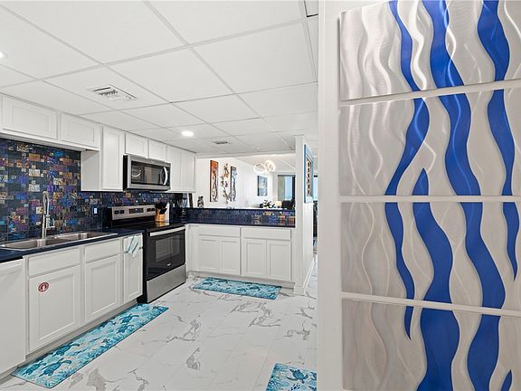 4th image of 1000 Lantana Dr Unit 702