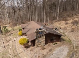 7 Derry Run, Glen Gardner, NJ 08826