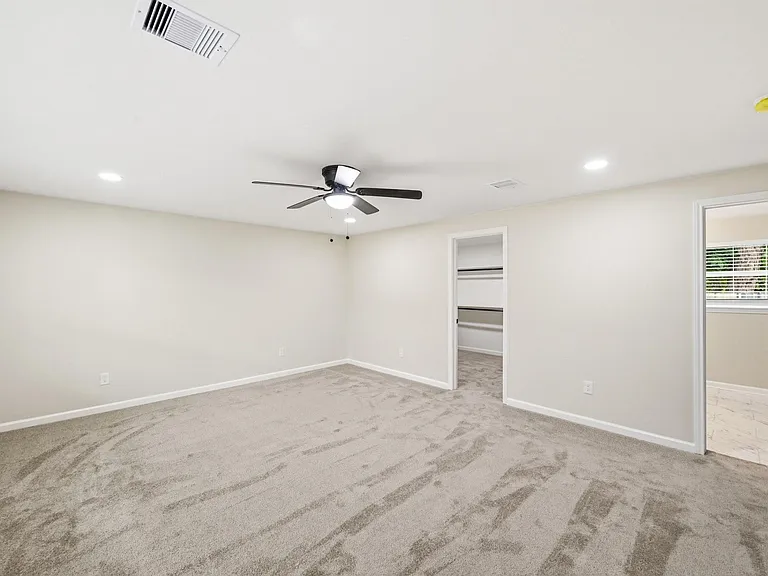 7946 Fowlie St — Photo 28