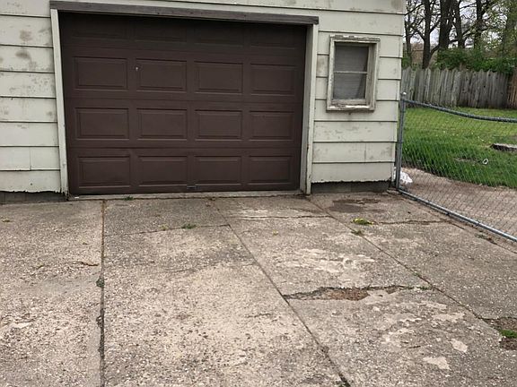 3rd image of 2962 Austin St