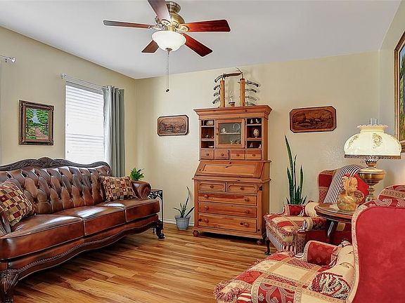 3rd image of 2200 Sherbrooke Ct
