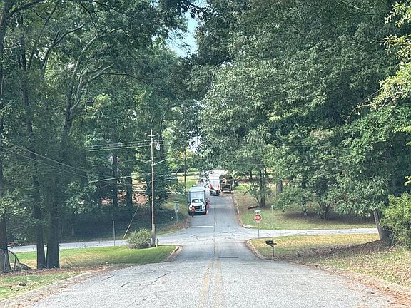 5th image of 635 Forest Rd