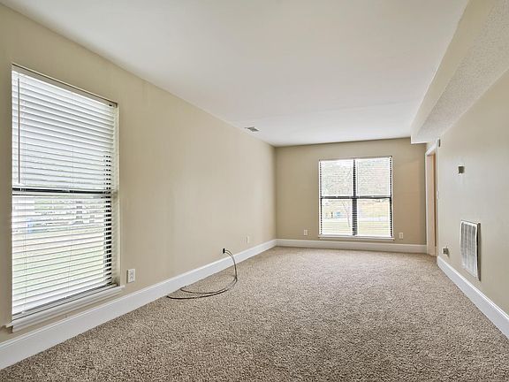 4th image of 7430 Apple Creek Dr