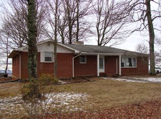 150 Loggy Ridge Rd, Hillsville, VA 24343