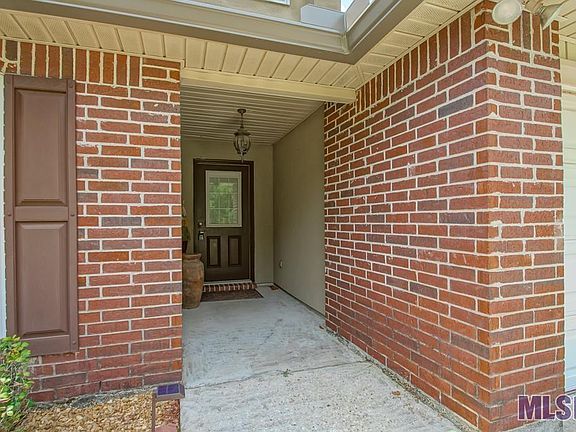 3rd image of 23784 Snowdon Ave
