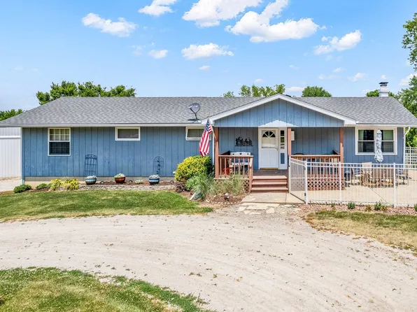 4766 E 2351st Rd, Somonauk, IL 60552