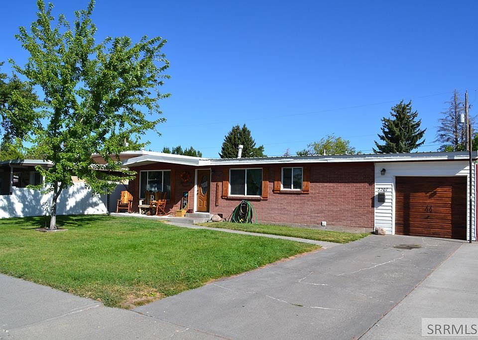 1st image of 2207 Wahlquist Dr