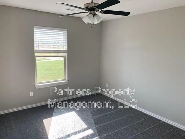 1521 N Dawes St — Photo 9