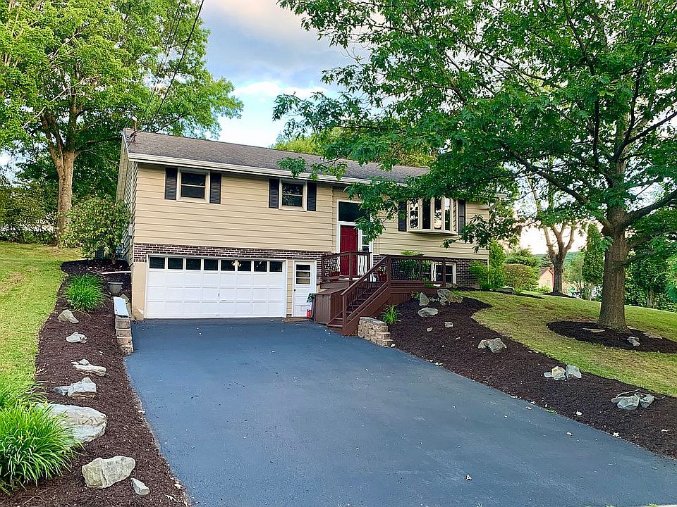 1st image of 12 Crescent Dr
