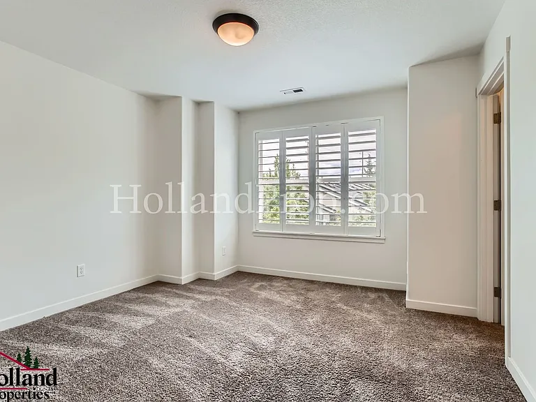 2287 NE Sheffield Ave — Photo 19