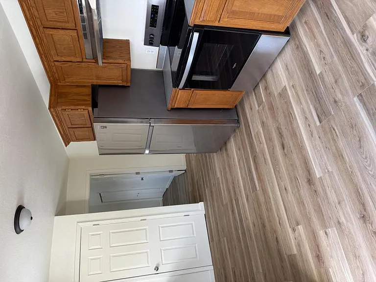 604 W Jackson St — Photo 11