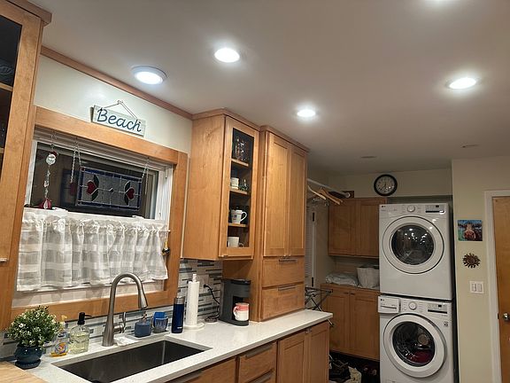 4th image of 550 Pinewood Dr