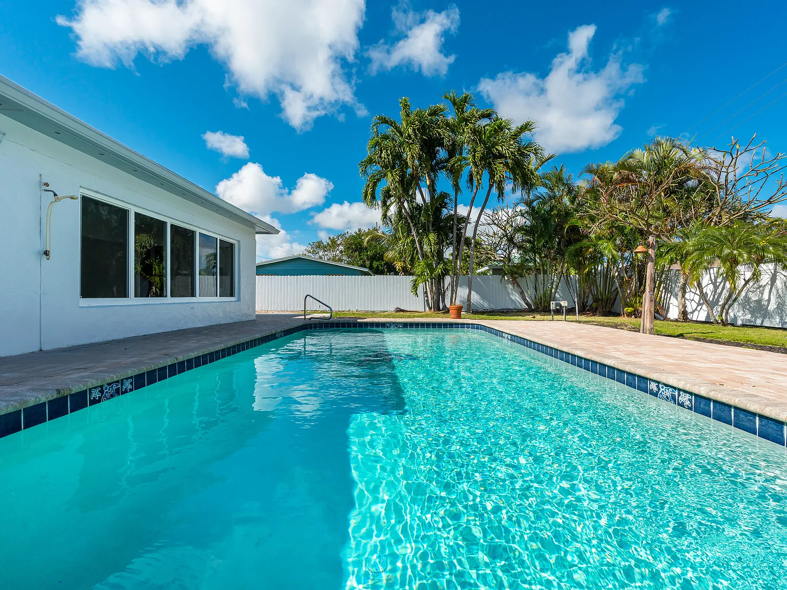 4 bed, 2.0 bath, 1794 sqft, $4,999 — Photo 3