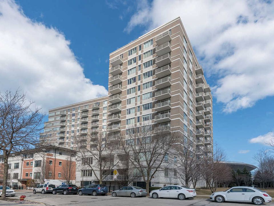 1st image of 1515 S Prairie Ave Unit 404