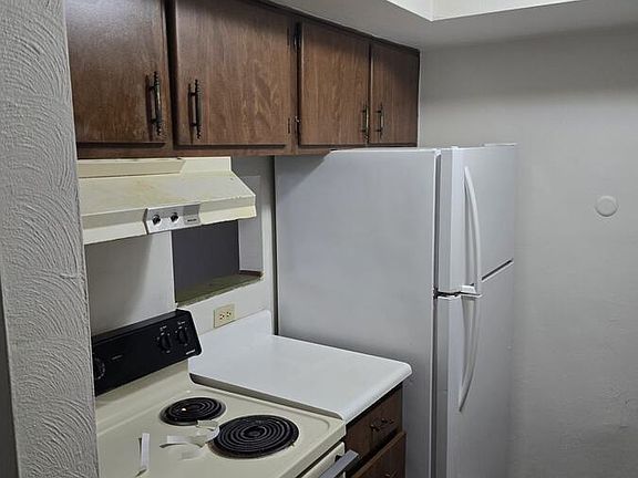 3rd image of 4644 Burkhardt Ave #4664-L