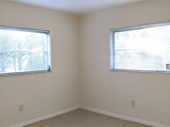 2nd image of 1836 Barbara Ln