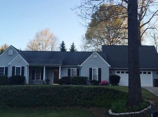 335 Arphenia Dr, West Union, SC 29696