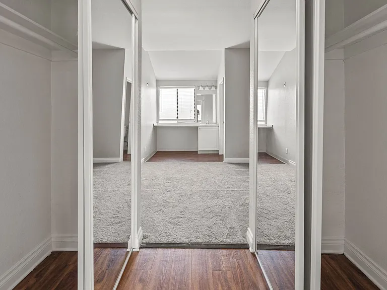 Park Place Apartments — Photo 45