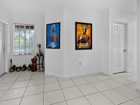 5th image of 19851 Cypress Ct E