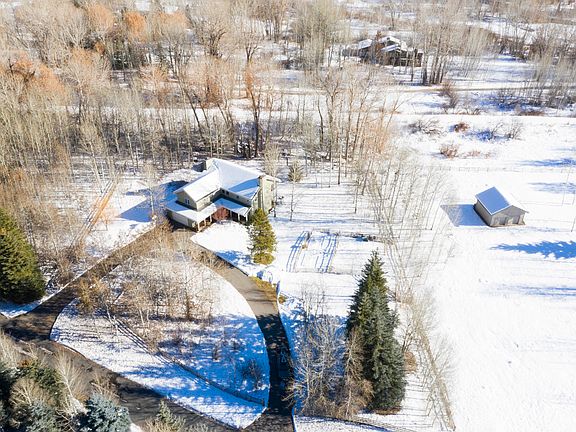 5th image of 105 Canyon Dr E
