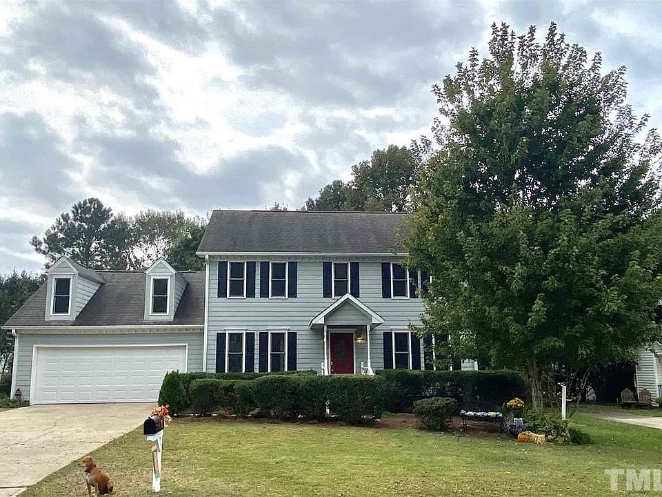 1st image of 6 Woodsdale Dr